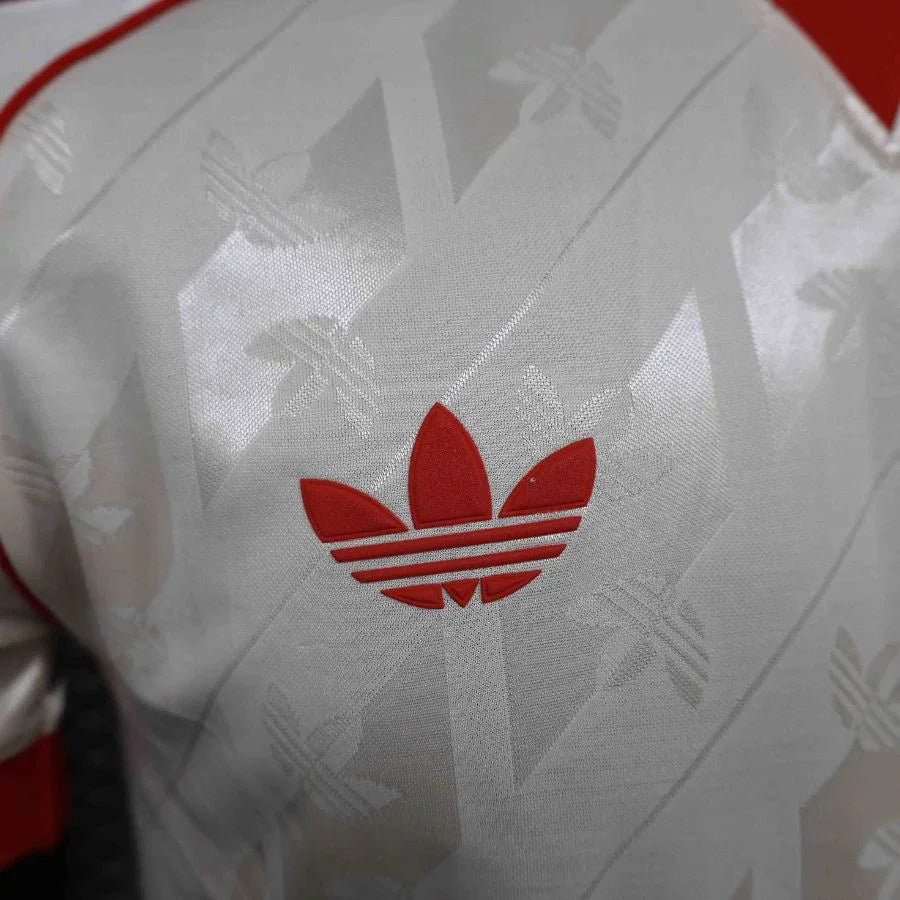 Bayern München Retro Special Edition Long Sleeve Authentic Player 2024/25