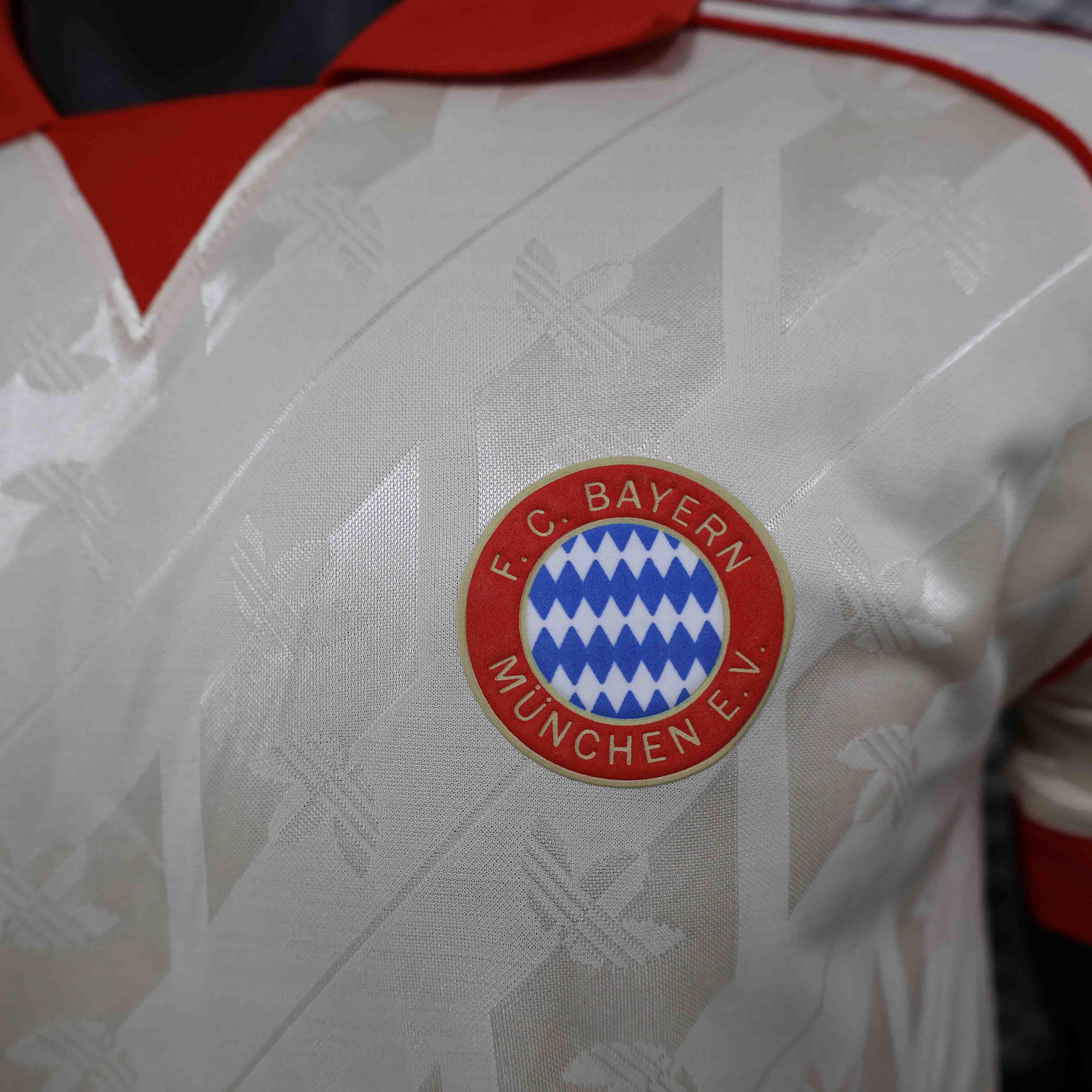 Bayern München Retro Special Edition Long Sleeve Authentic Player 2024/25