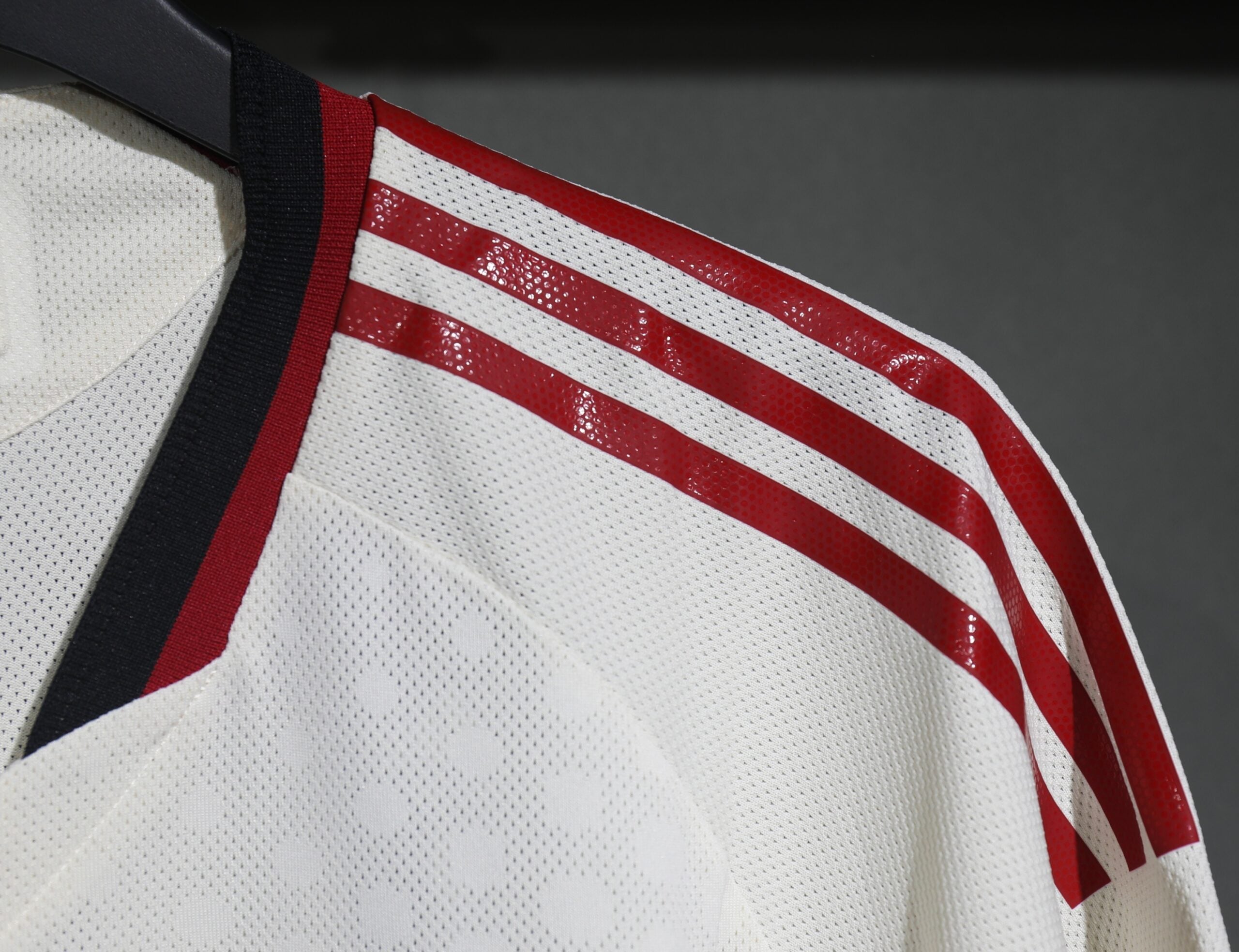 Liverpool Away Fan Jersey 2025/26