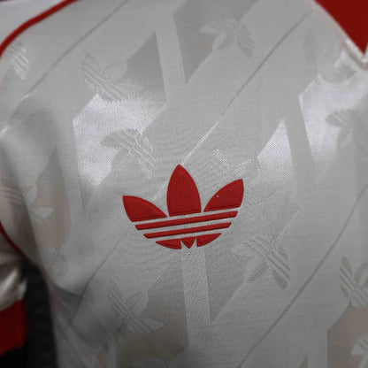 Bayern München Retro Special Edition Long Sleeve Authentic Player 2024/25