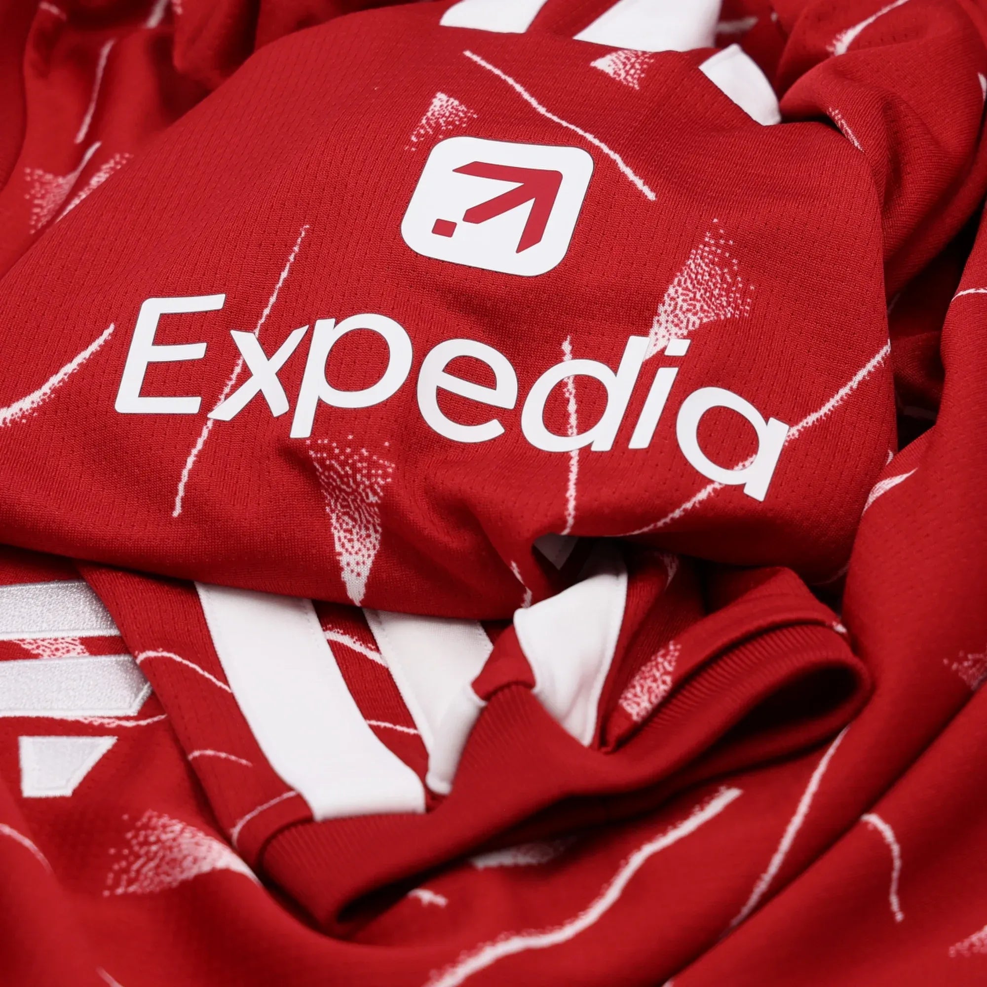Liverpool Home Long Sleeve Fan Jersey 2026/27